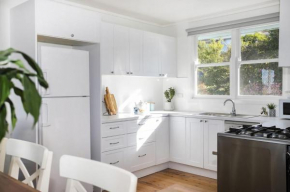Surfside Cottage, Narrawallee